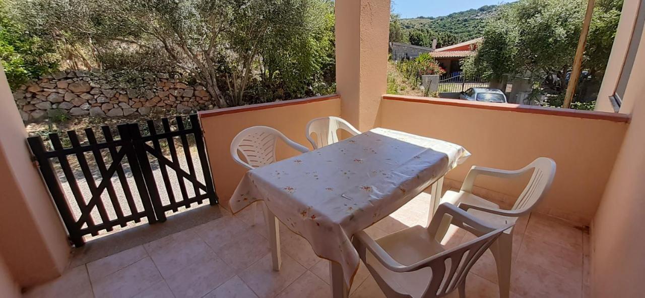 Casa Vacanza Costa Rossa Vista Mare Trinita d'Agultu e Vignola Екстер'єр фото