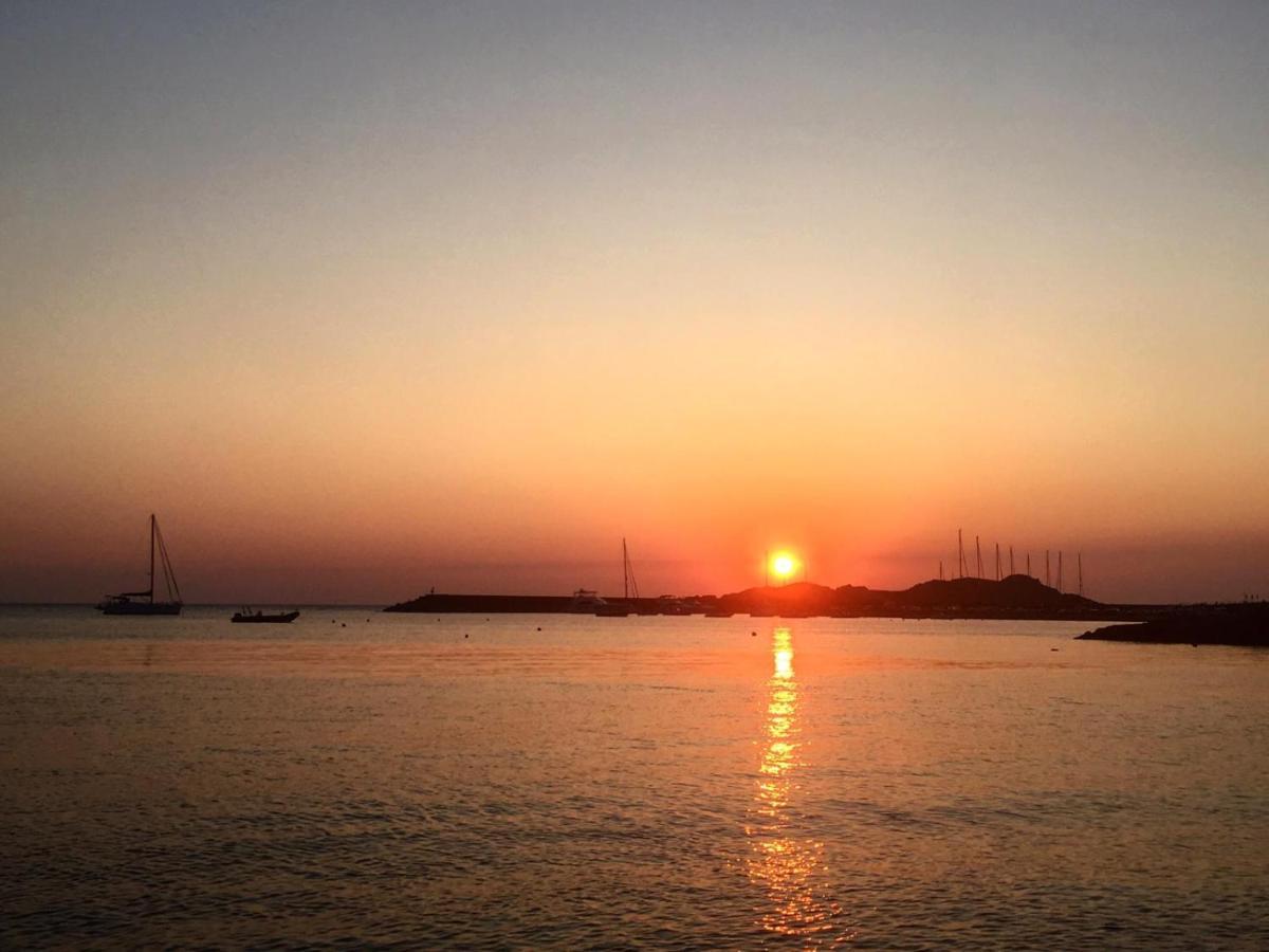 Casa Vacanza Costa Rossa Vista Mare Trinita d'Agultu e Vignola Екстер'єр фото